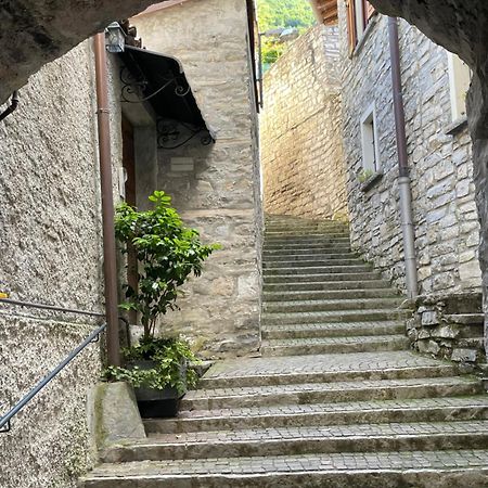 Il Borghetto Di Torno Apartment Bagian luar foto