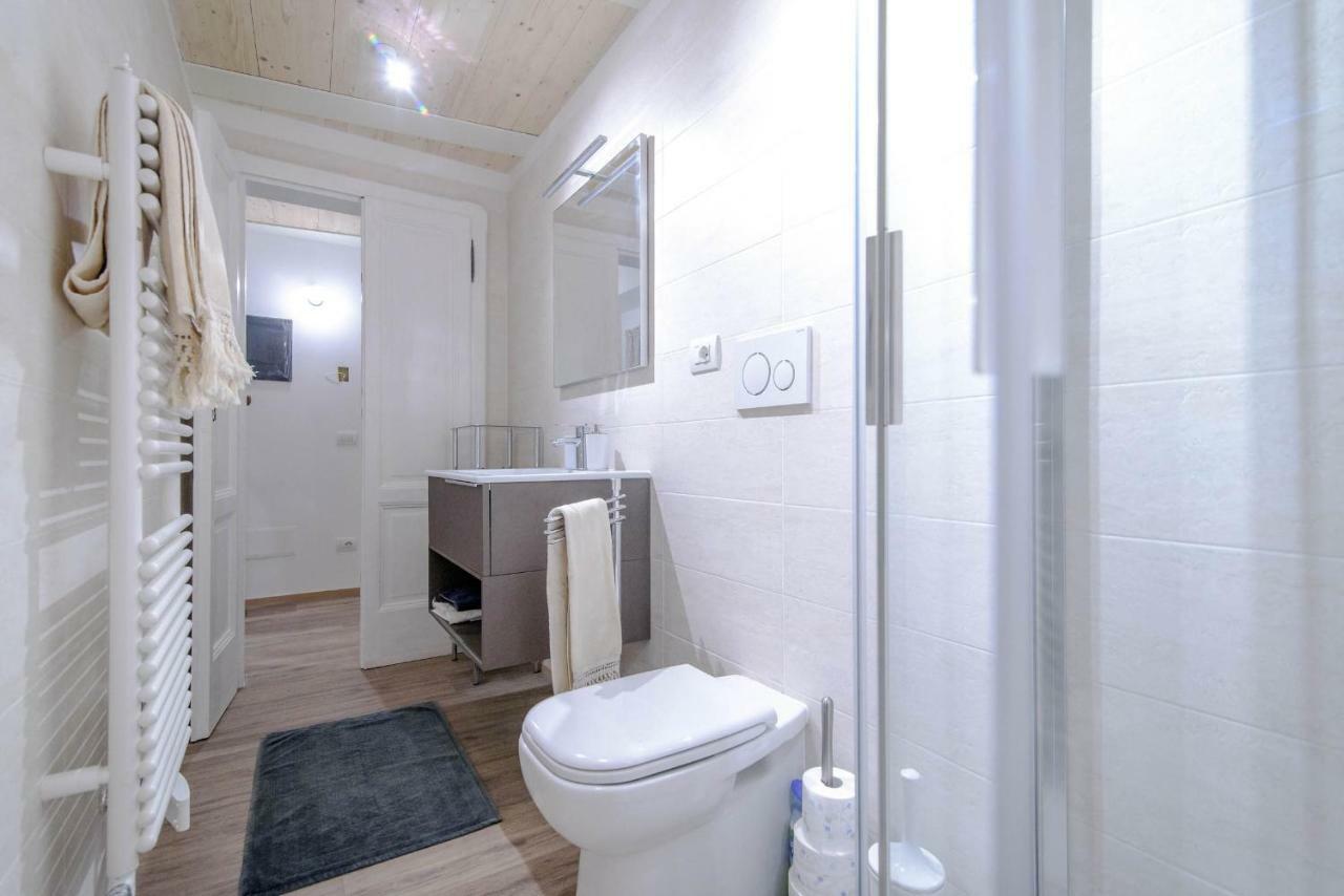 Il Borghetto Di Torno Apartment Bagian luar foto